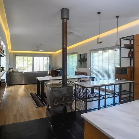 ホテル Narkoey Ecologic & Organic Farm コジャエリ